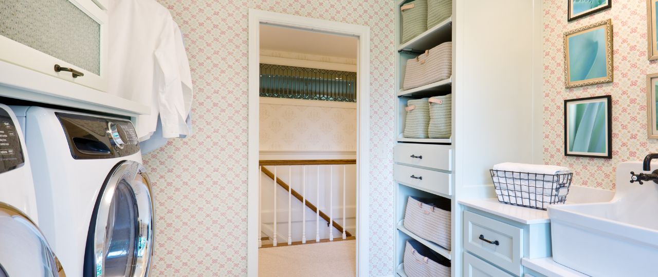 custom_built_lundry_room_cabinets