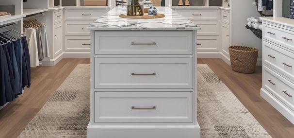 5 Expert Tips for Adding an Island to Your Walk-In Closet